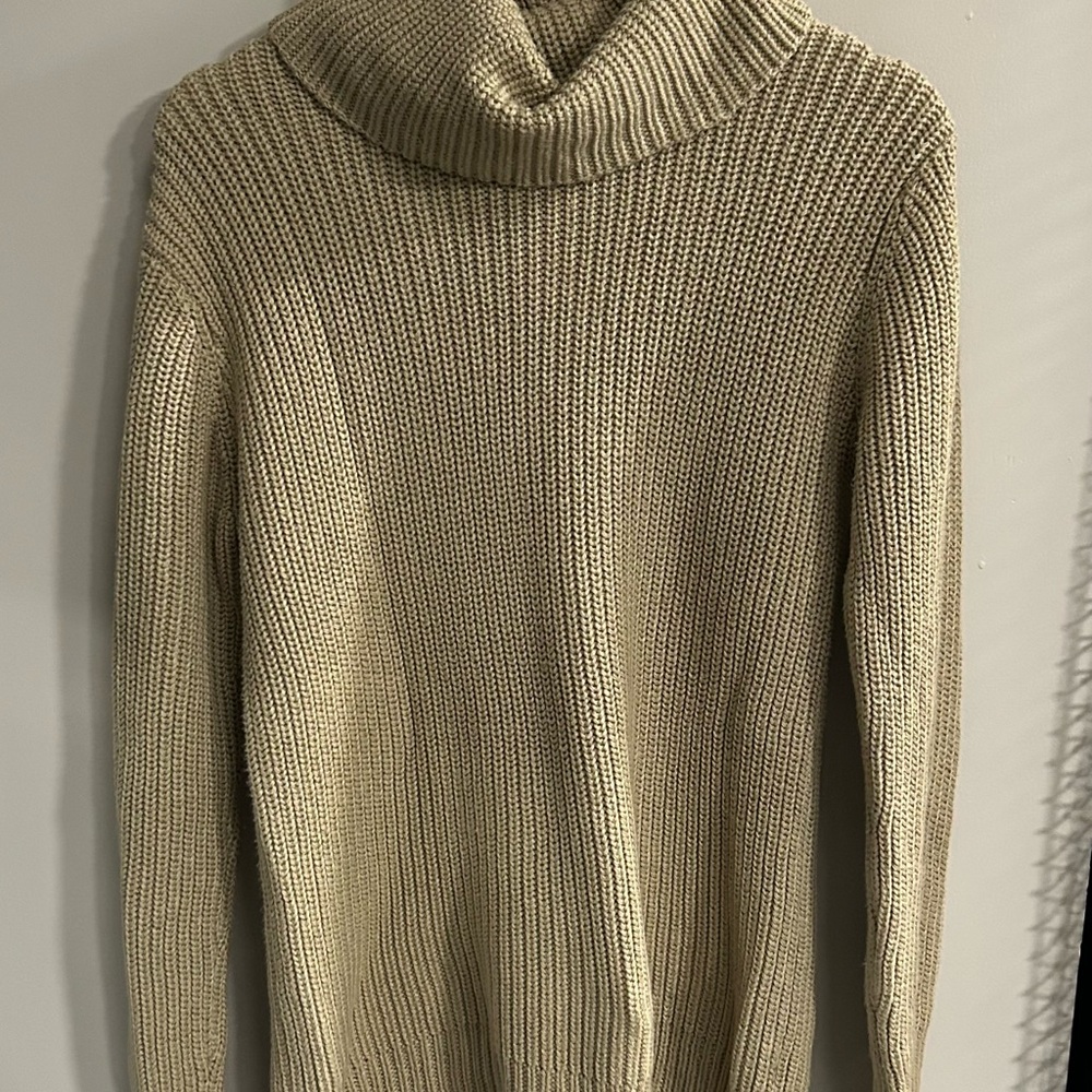 Abercrombie & Fitch chunky cable knit Tan Turtleneck Sweater